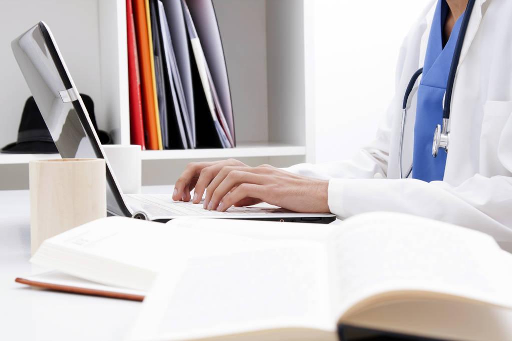 面向廣大醫院用戶提供“線上+線下”鏈式服務體系,延伸高端影像診斷資源下基層,提升廣大群眾的就診滿意度。