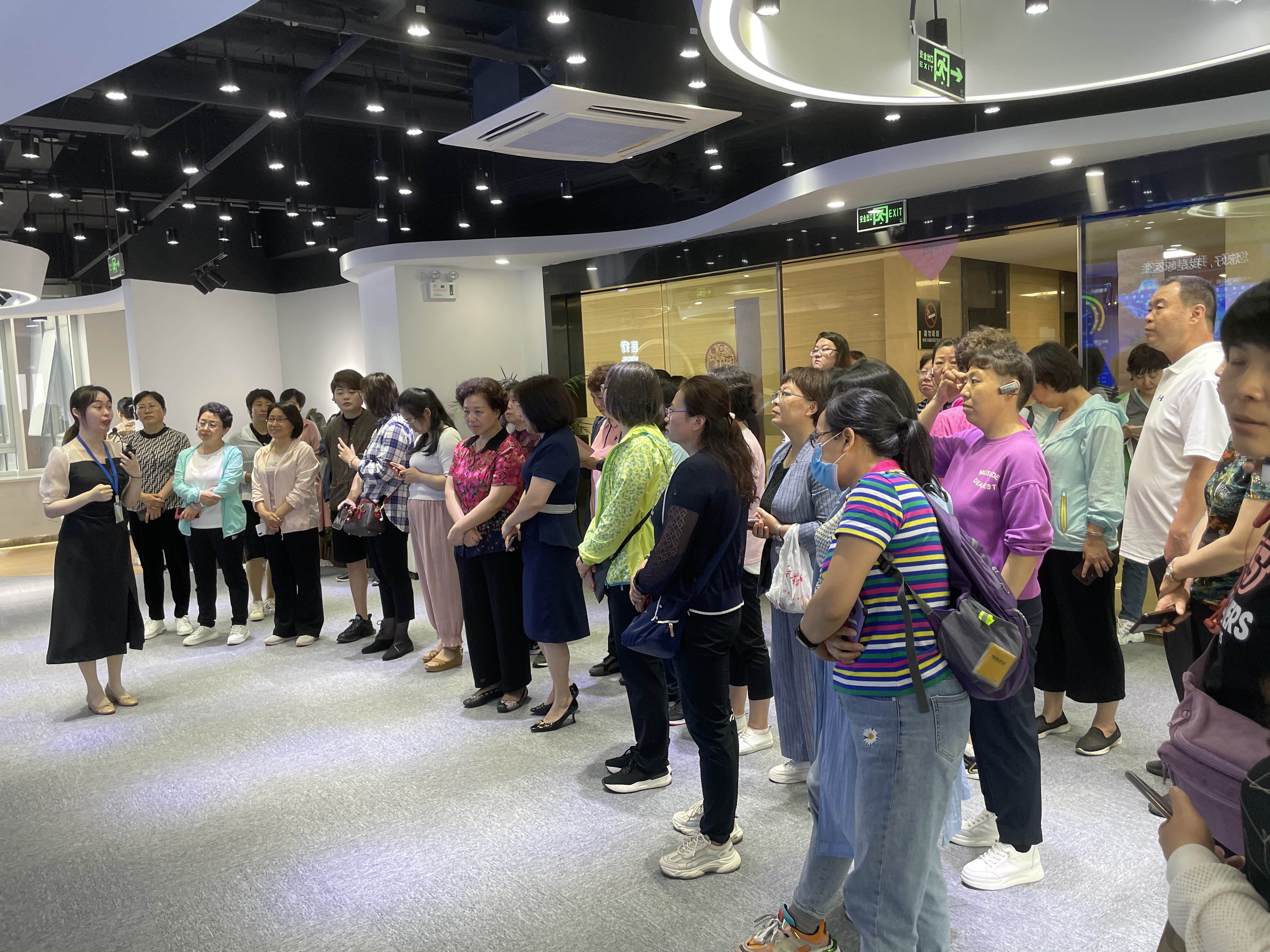 巾幗芳華，守護半邊天，健培迎來遠道而來的山西省美麗婦聯人