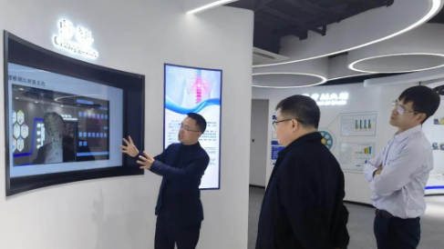 廣西產(chǎn)業(yè)技術(shù)研究院副院長杜文宏一行蒞臨健培科技、啄云智能考察調(diào)研