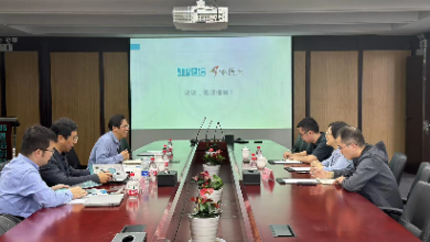 西安工業(yè)大學(xué)副校長(zhǎng)劉卜、院長(zhǎng)王建國(guó)一行蒞臨健培科技考察調(diào)研