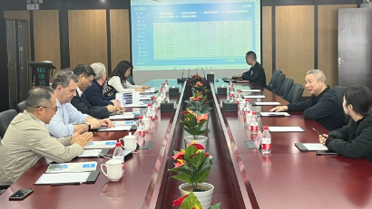 白俄羅斯國家科學院院士、國立大學、浙江樹人大學專家團一行蒞臨健培科技考察交流